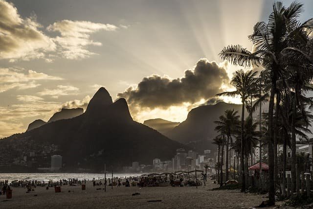 Descubra as 8 Melhores Praias do Brasil!